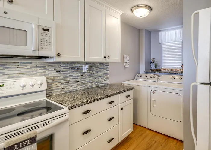 'The Lookout' Indian Beach Condo W/ Pool & Ocean