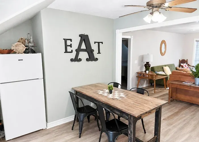 Peach Door Cottage