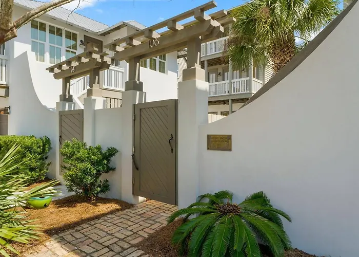 Walk To Beach, 30A Carriage House, Sleeps 4