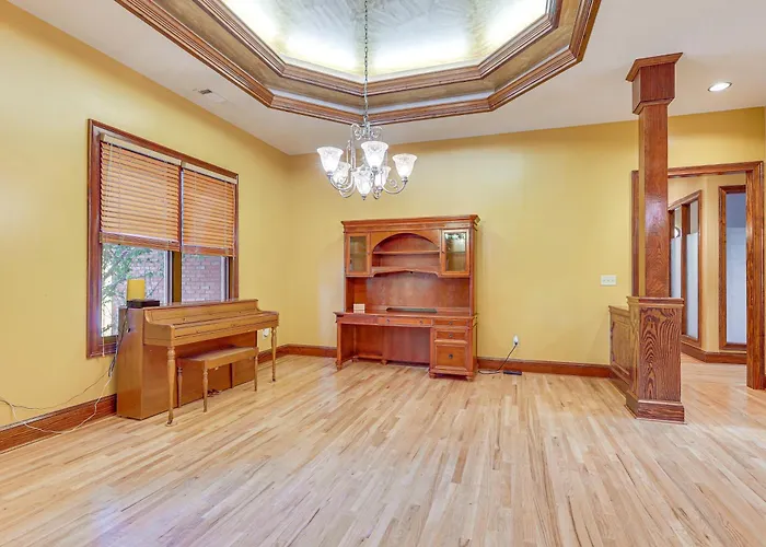 Stocked Pond! 33-Acre Lagrange Estate W/ 2 Units