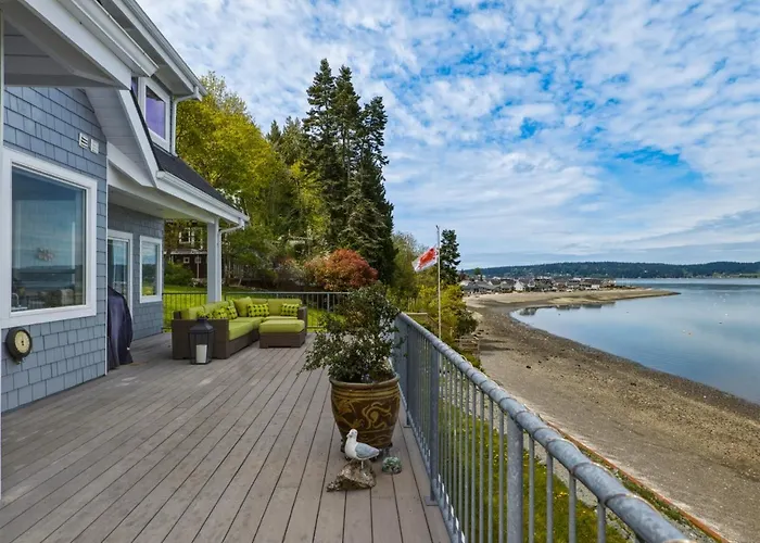 Waterfront Camano Island Retreat, Hot Tubkayaks