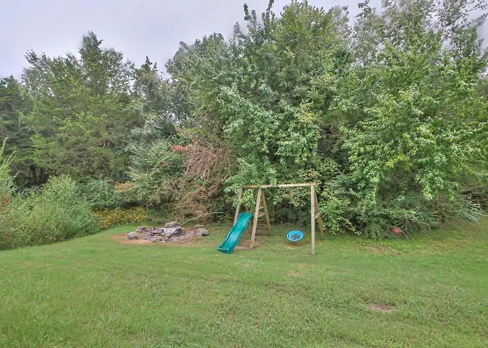 Clear Great Location & Comfortable Family Home