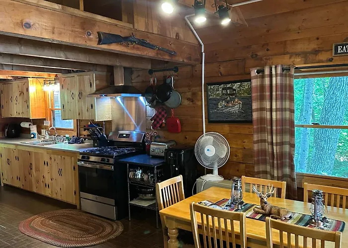 Cozy Log Cabin W/ Deck, Bbq Grill & Outdoor Firepit On Lower Wilson Pond