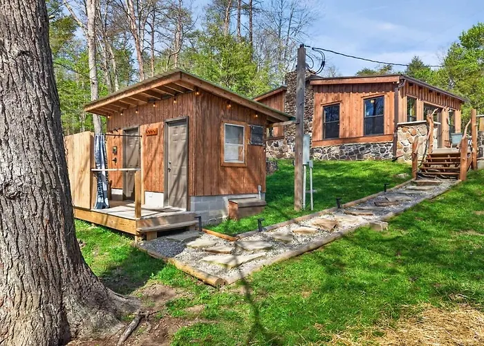Stagecoach Saloon Riverside Cabin With Stone Pizza Oven