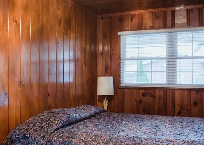 Covered Bridge Motel