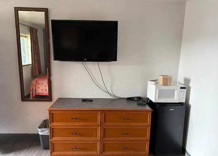 Encore Motel