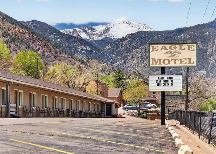 Eagle Motel Suite 111