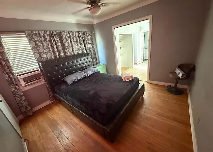 Downtown Mother-In-Law Suite Moreland