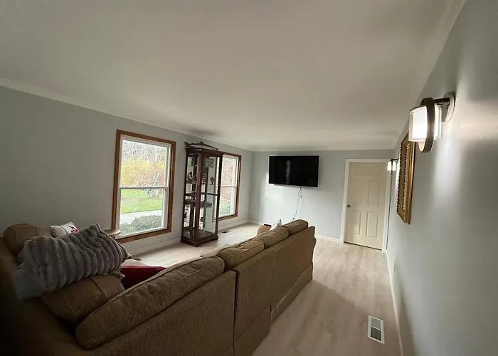 Great Lakes Resort - Big House - Suite 14