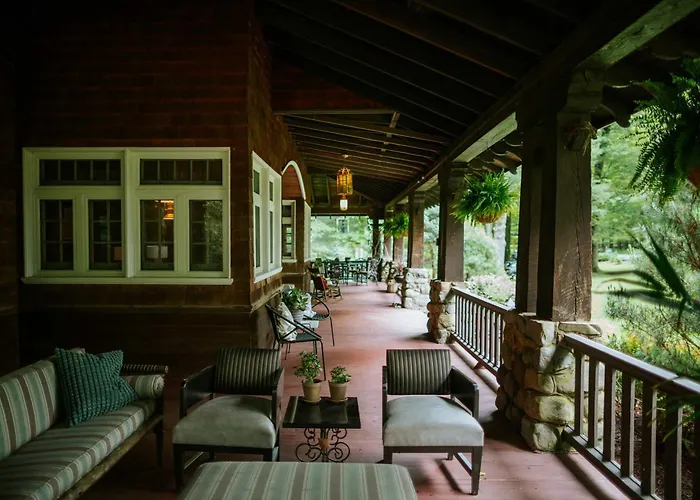 Blankenburg House - Refined Rustic Forest Serenity