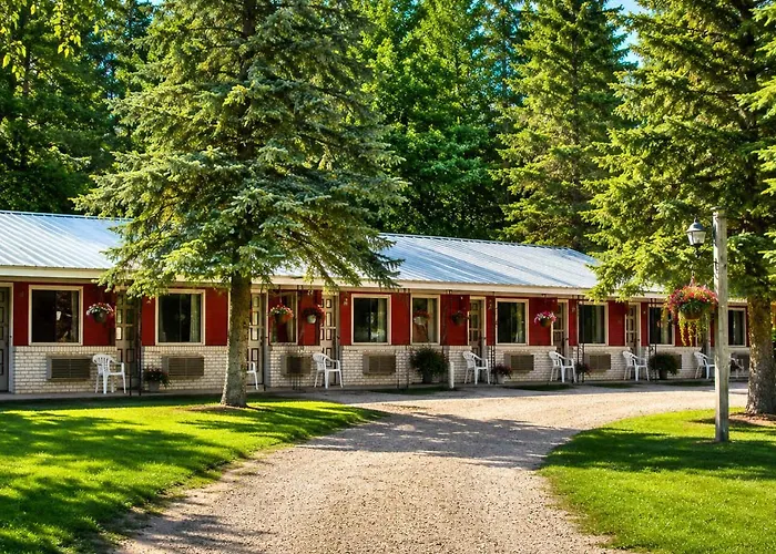 Room 12-2 Queen Suite-Woodland Motor Lodge