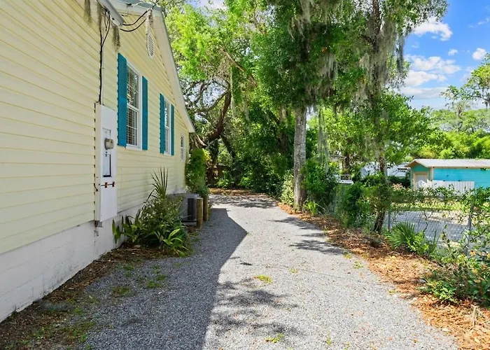 Historic St Andrews Coastal Bungalow