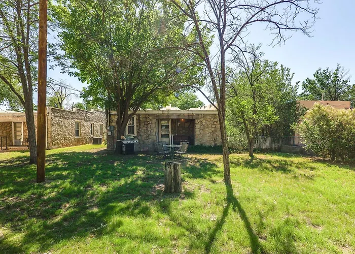 Walk To New Mexico Military Institute! Cozy Escape