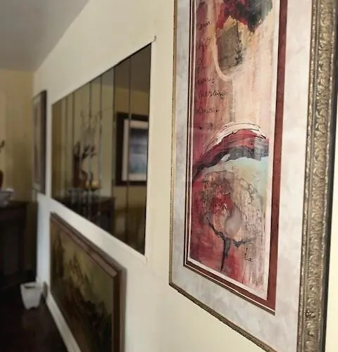 Upscale Retreat In The Heart Of Mke