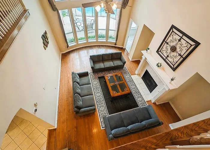 Elegant, Comfy, A Retreat With Pool