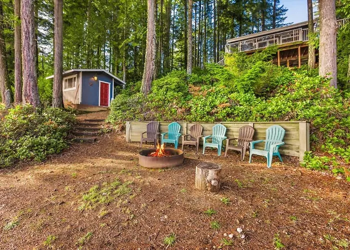 Lakefront Retreat With View Deck & Private Dock