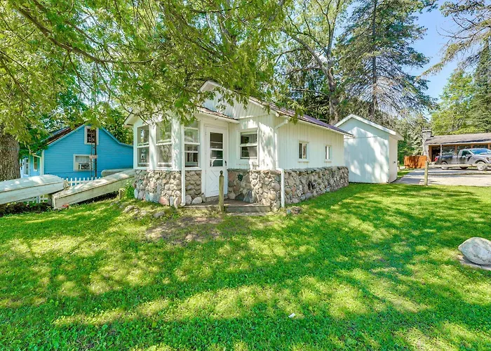 Pet-Friendly Bass Lake Cabin: Beach & Boat Dock