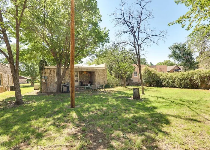 Walk To New Mexico Military Institute! Cozy Escape