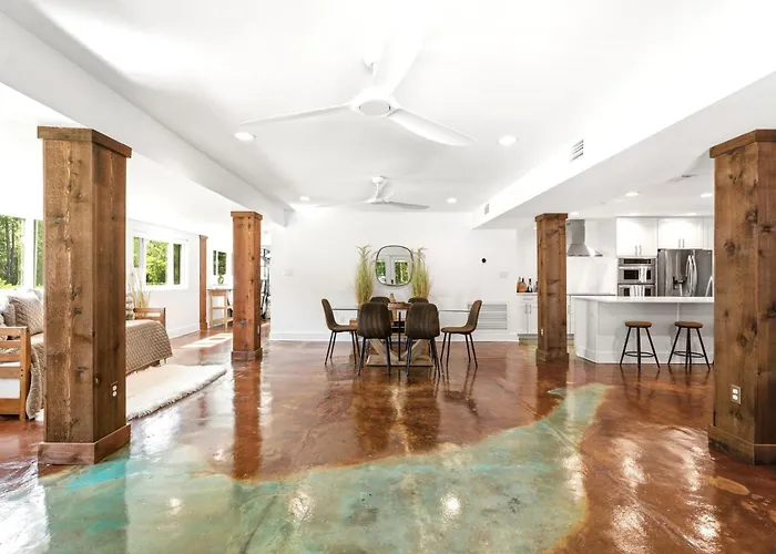 Upscale Waterfront, Kitchen, Spa Bath, Gym