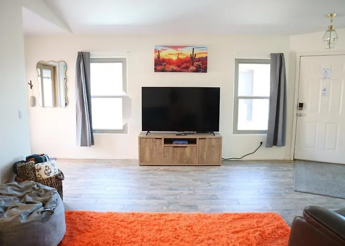 Centrally Located To Family Fun, Golf & Baseball!