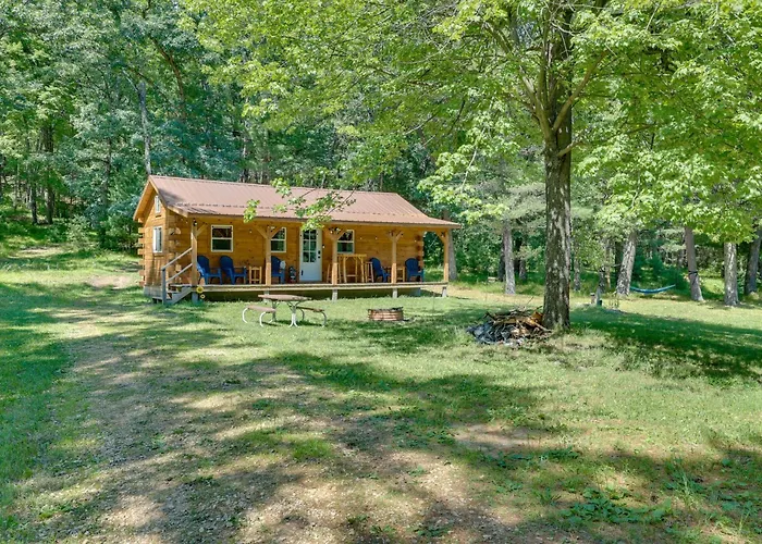 Near Trails, Lakes, Parks! Country Cabin