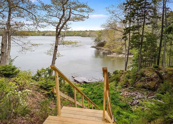 Settlers Cottage, Cute Maine Home With Water Views