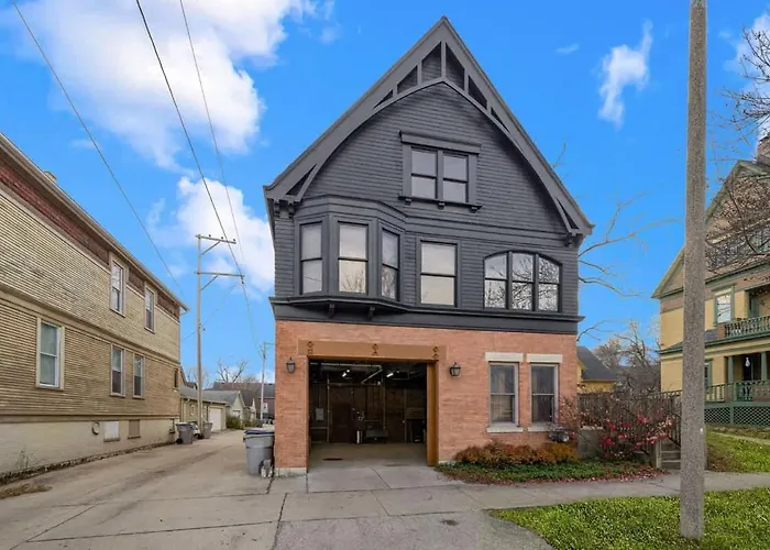 5Br Luxury Retreat With Huge Garage & 3 King Beds