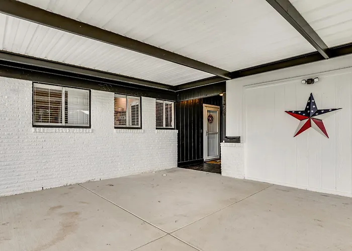 Private Yard W/ Grill & Fire Pit! Mansfield Escape