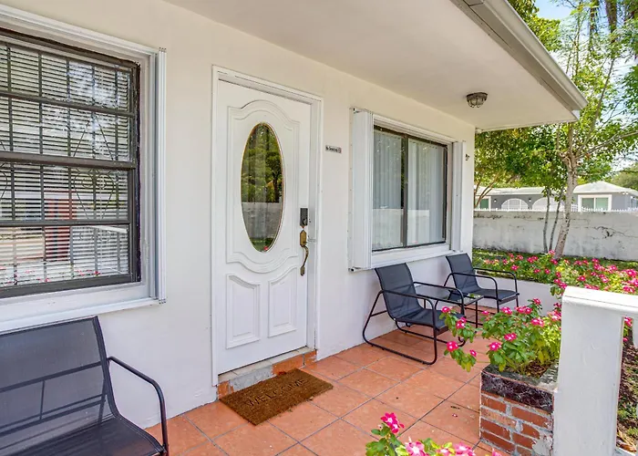4 Mi To Surfside Beach! North Miami Apt