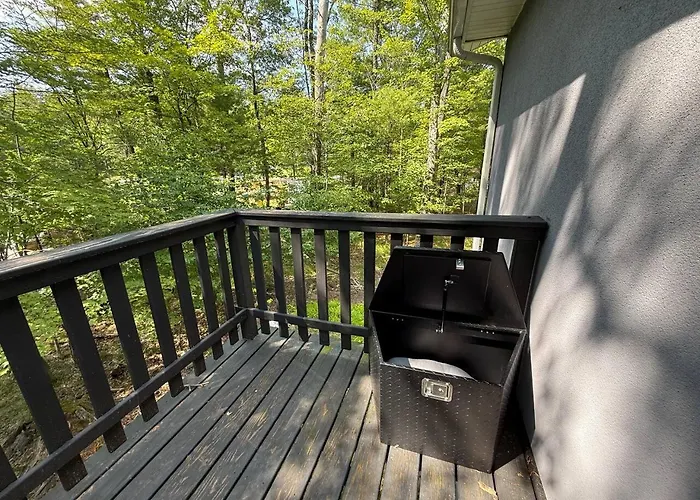 The Artist'S Studio | Guesthouse In Saugerties