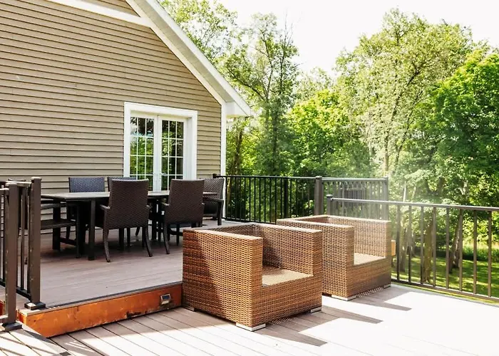 Holbrook Retreat - 5 Bedroom On 47 Acres