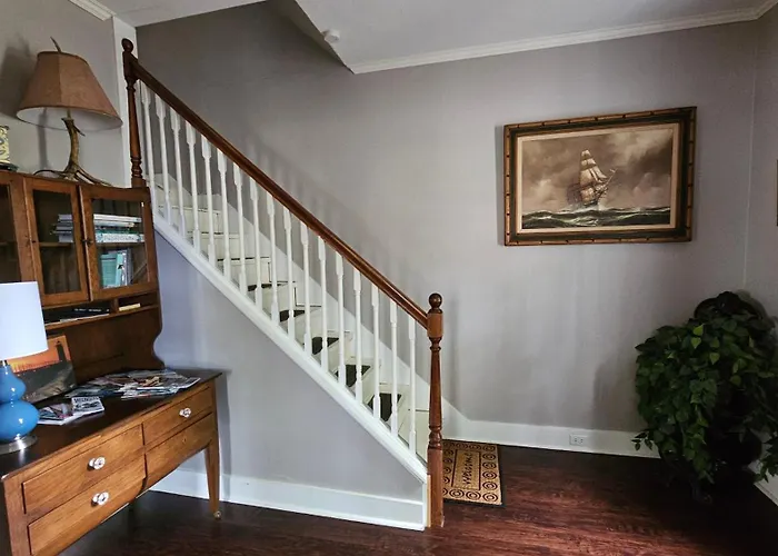 Beautiful House Short Walking Distance To Beach