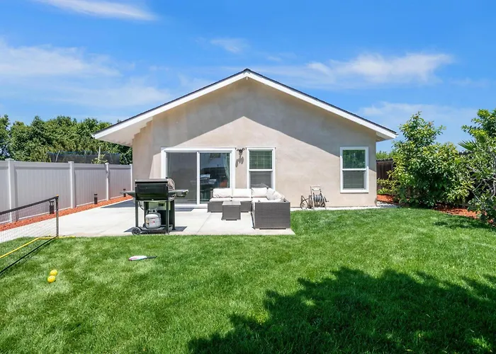 Luxury New Build Bright 2Br 2Ba Large Backyard