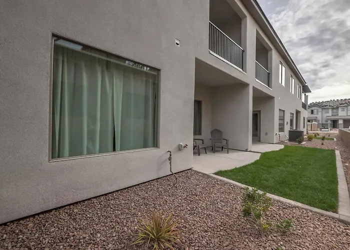 Zion Village Vacation Home, Pickleball, Basketball, Heated Pool