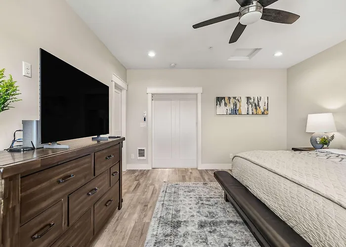 Mountain Getaway Modern Condo