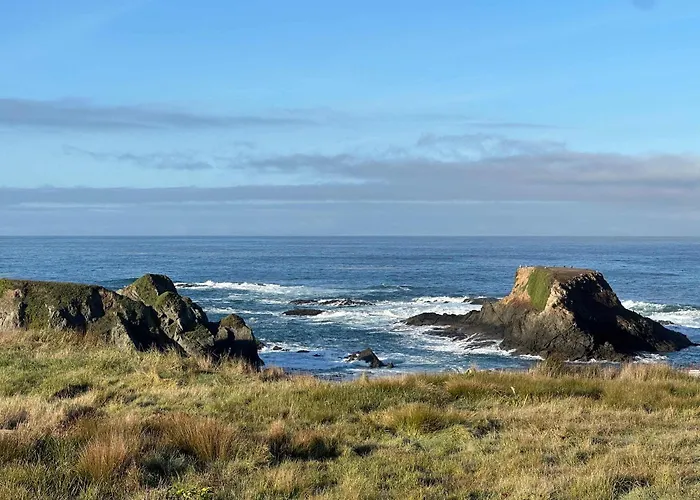 Mendocino Oceanfront Home - Hot Tub & Bbq