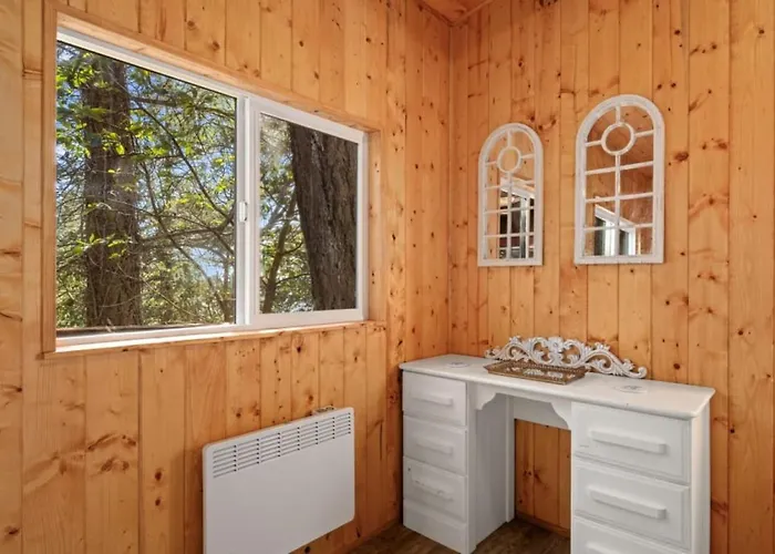 Serene Camano Cabin W Deck Fire Pit And Views