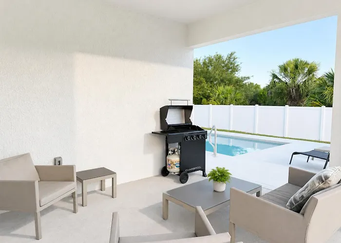 Retreat At Palm Bay Pool Home