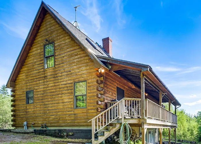 Hike, Explore & Unwind: Rustic Maine Getaway