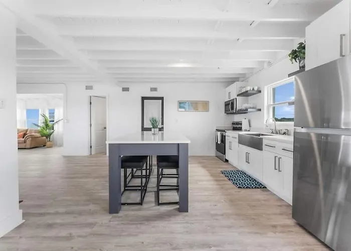Ocean Front Estate - Team Joseph Ellen