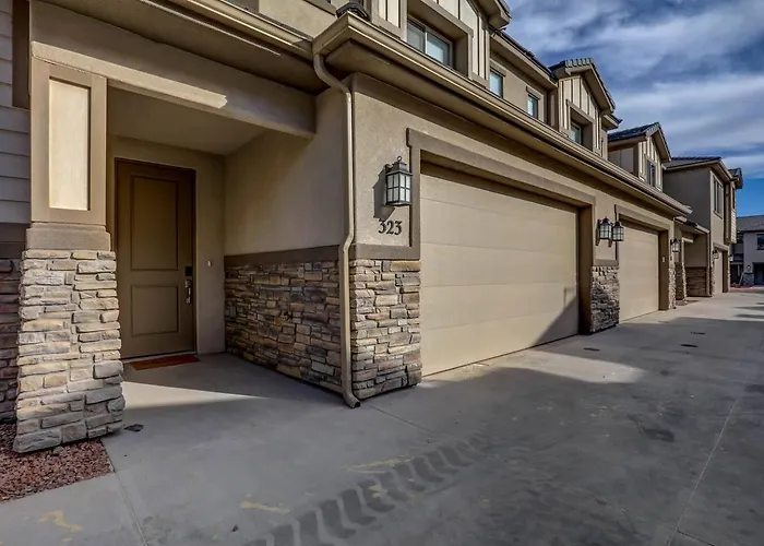 Zion Village Vacation Home, Pickleball, Basketball, Heated Pool