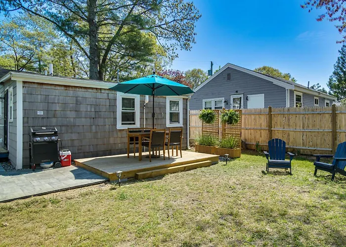 Periwinkle: Gateway To Cape Cod Coastal Cottage