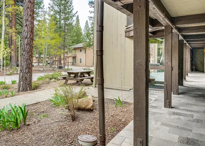1 Mi To Lake Tahoe & Beach! All-Season Getaway