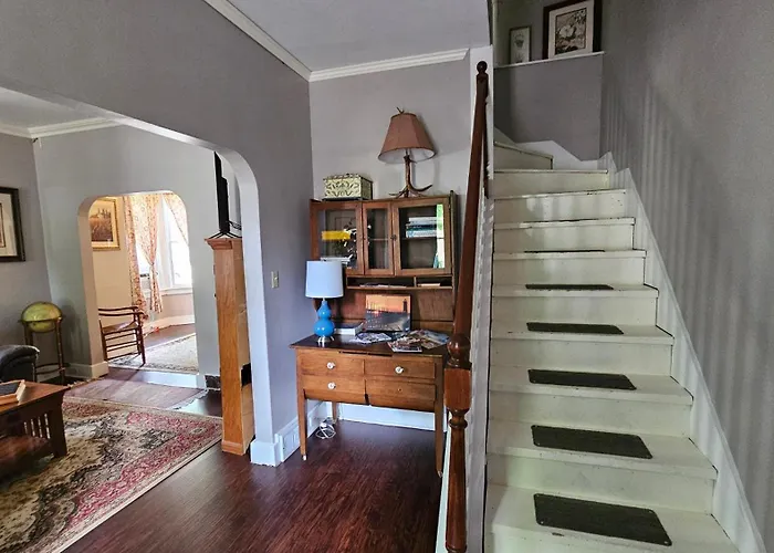 Beautiful House Short Walking Distance To Beach