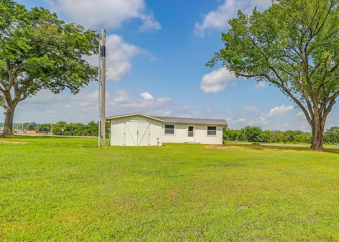 Recently Remodeled Route 66 Retreat! Claremore Gem