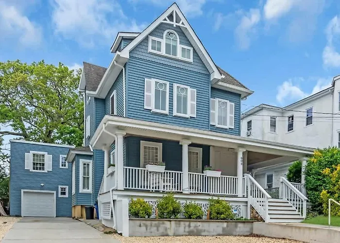 2Br Guest House - Sleeps 6 - Walk To Beach & Fun