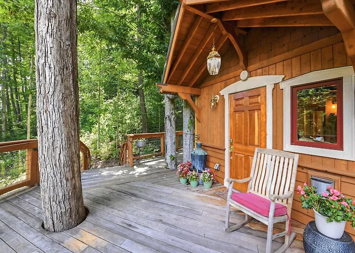 Luxury Treehouse Gas Fireplace Bbq Firepit Outdoor Dining Shared Creek Access