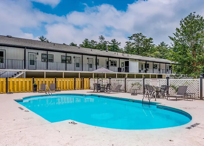 Lakeside Condo Dog-Friendly With Ac Large Porch Shared Amenities Beach Access Pool Tennis