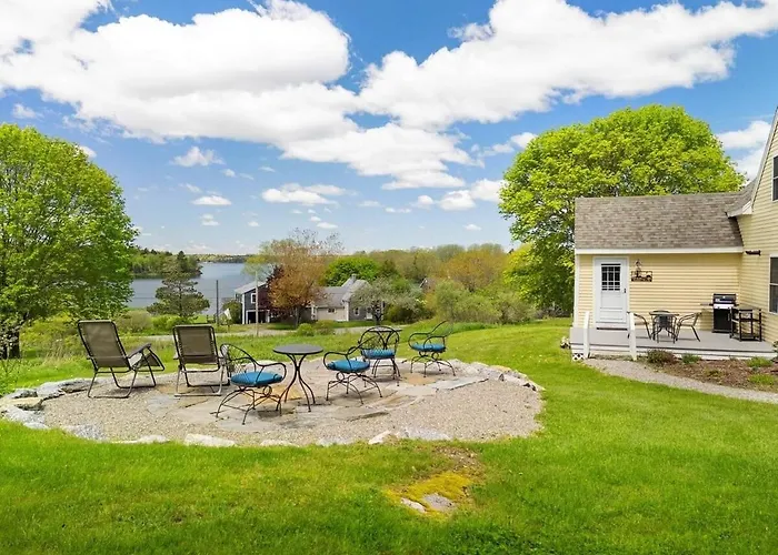Puffins Perch, Romantic Waterfront Maine Cottage