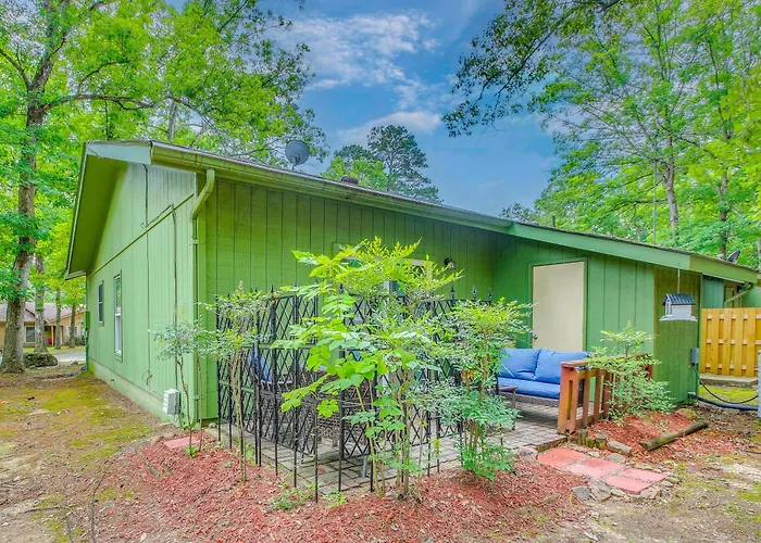 Golf & Lake Gateway: Hot Springs Village Retreat
